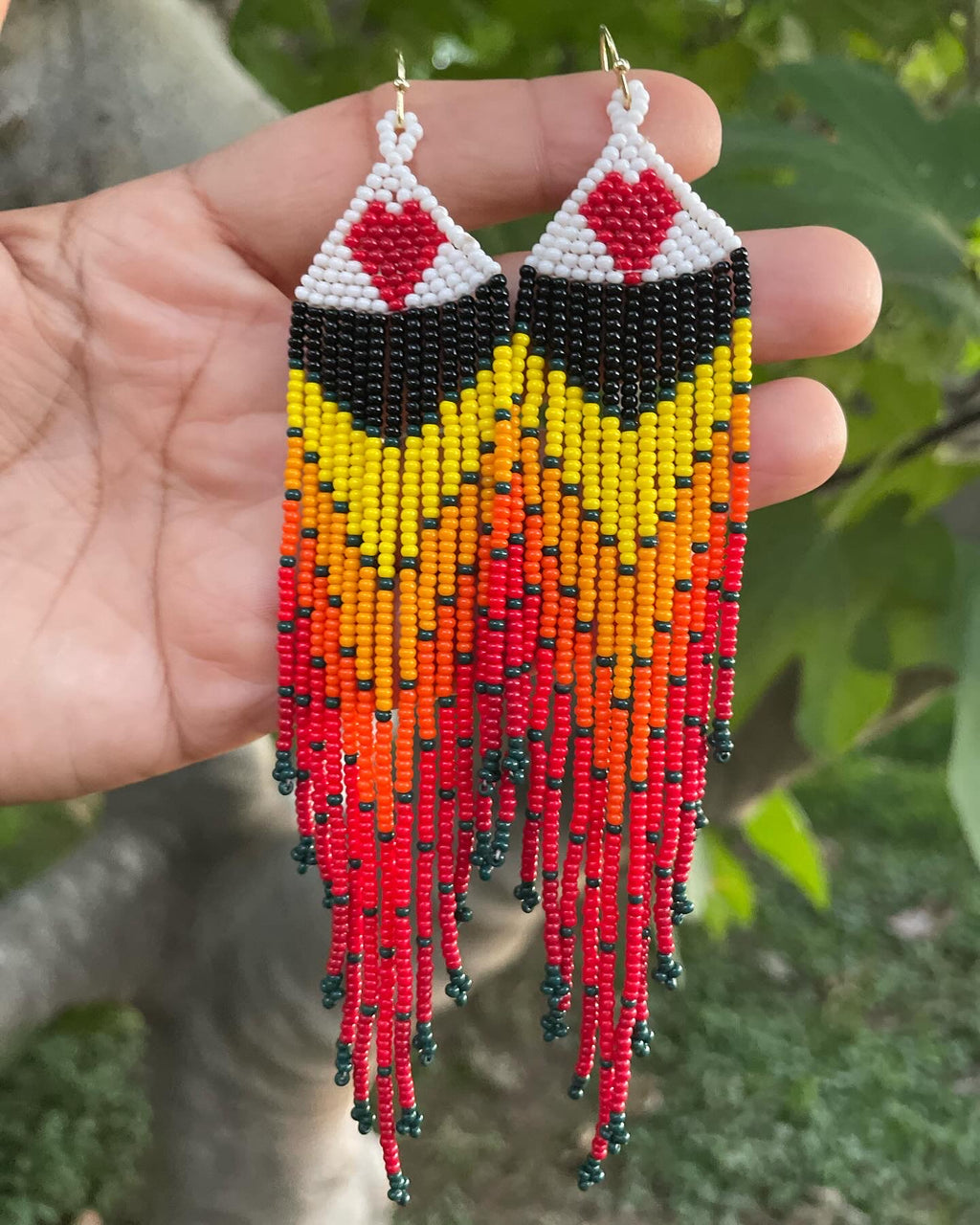 Cascada Corazón y Fuego - Huichol Beadwork Earrings