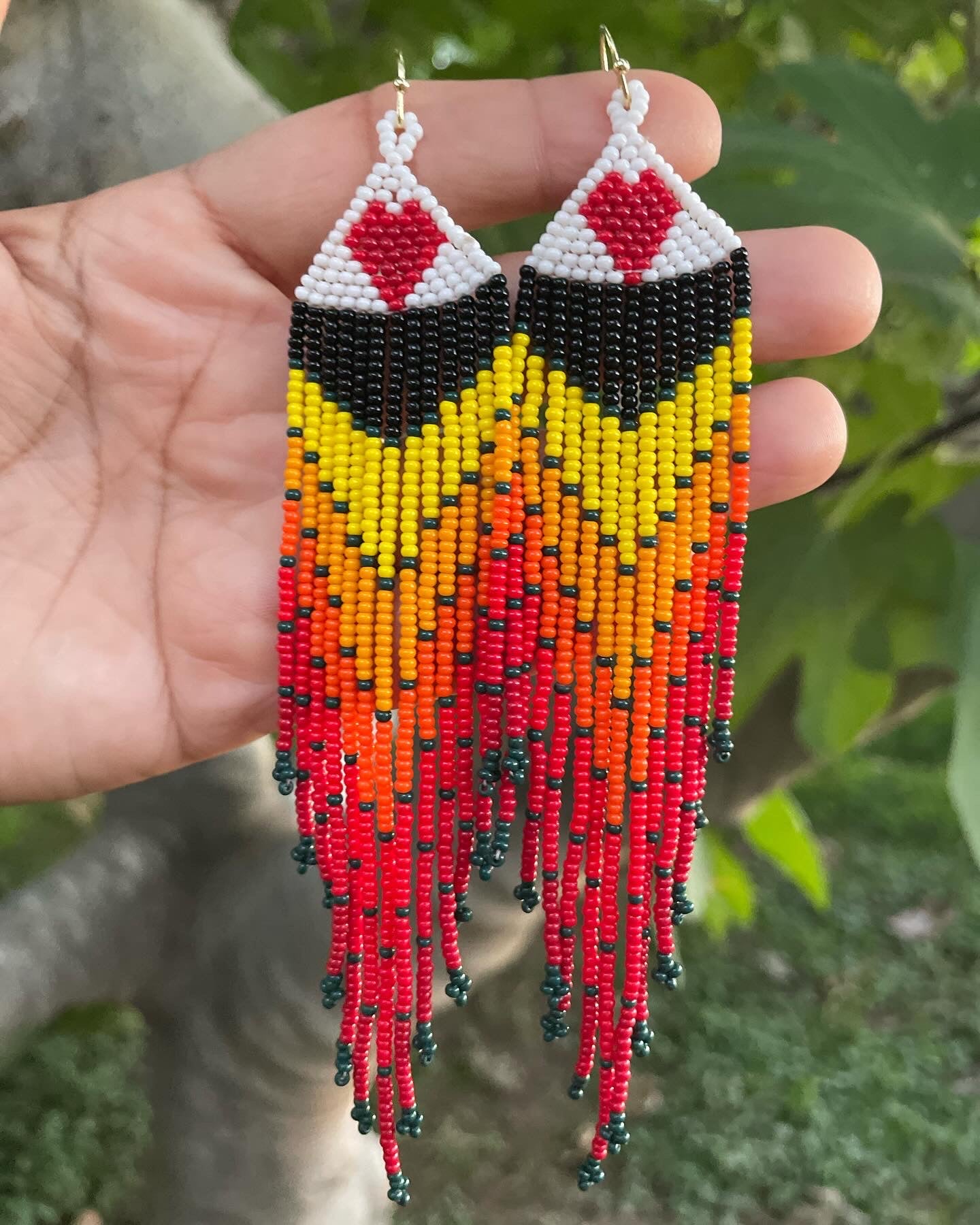 Cascada Corazón y Fuego - Huichol Beadwork Earrings