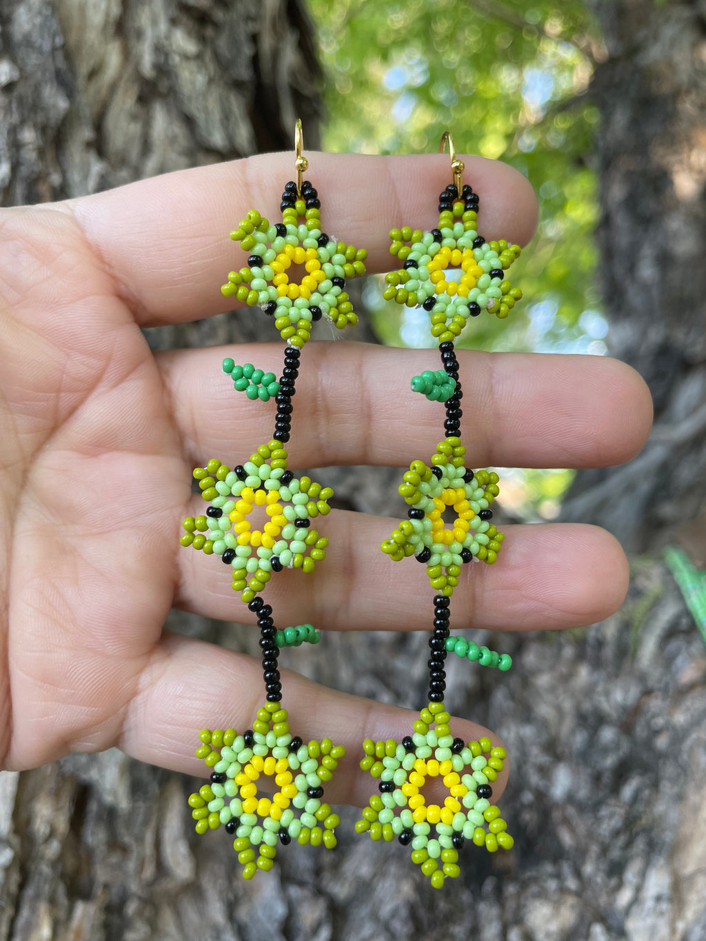 Cadena de Flores - Leaf Green Huichol Flower Beadwork Earrings