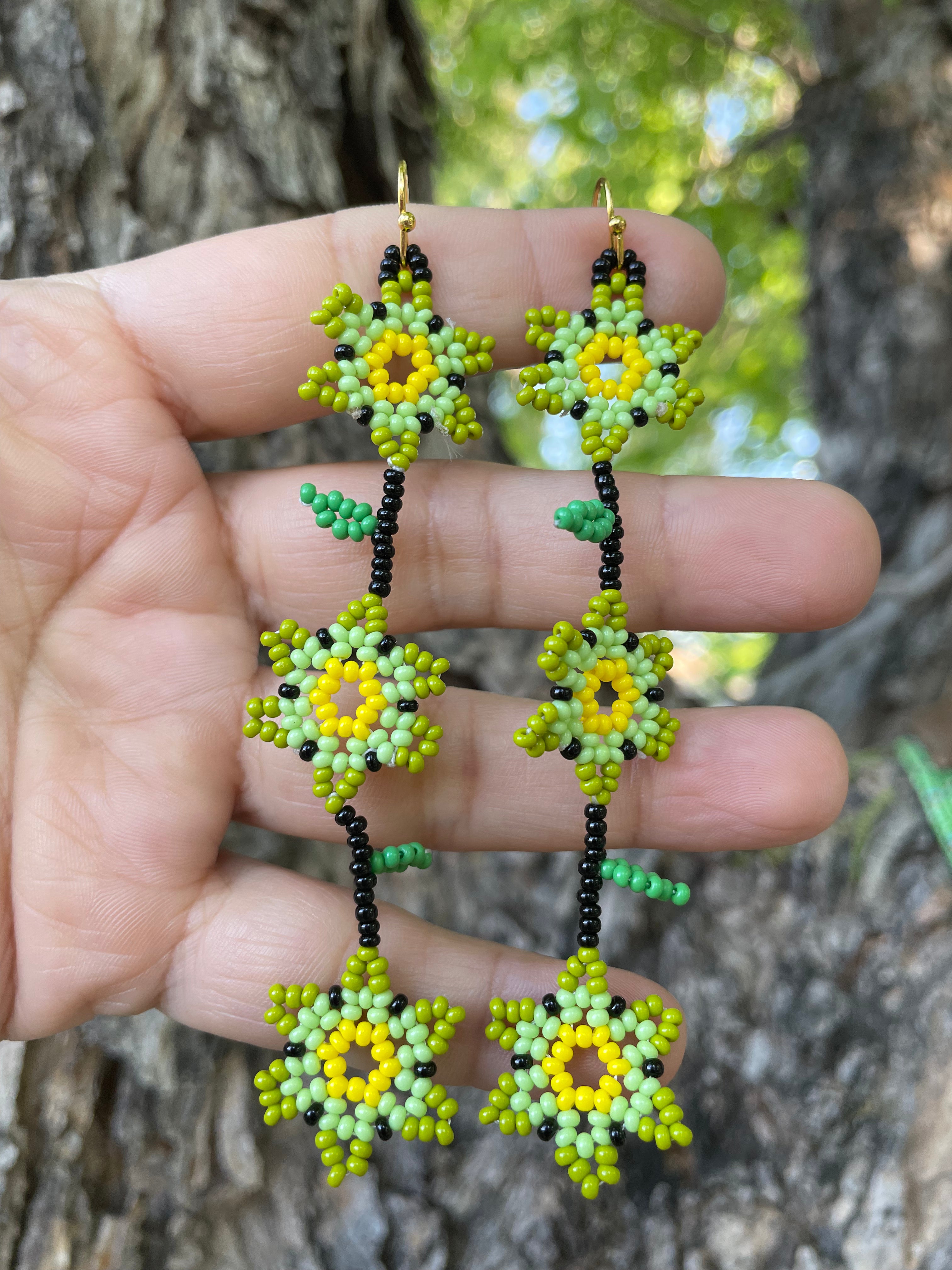 Cadena de Flores - Leaf Green Huichol Flower Beadwork Earrings