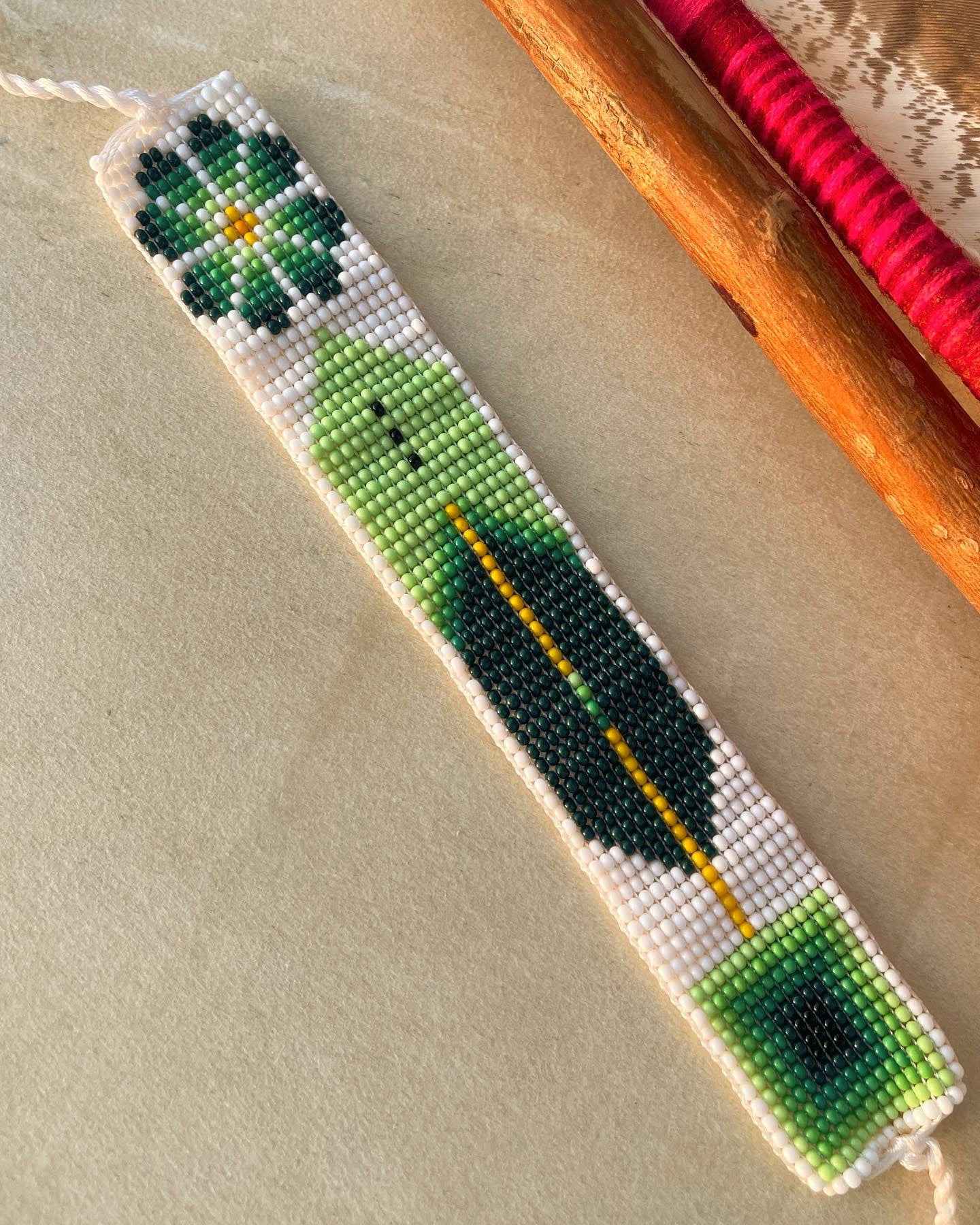 Pluma Divina - Green & White Huichol Loom Beadwork Bracelet