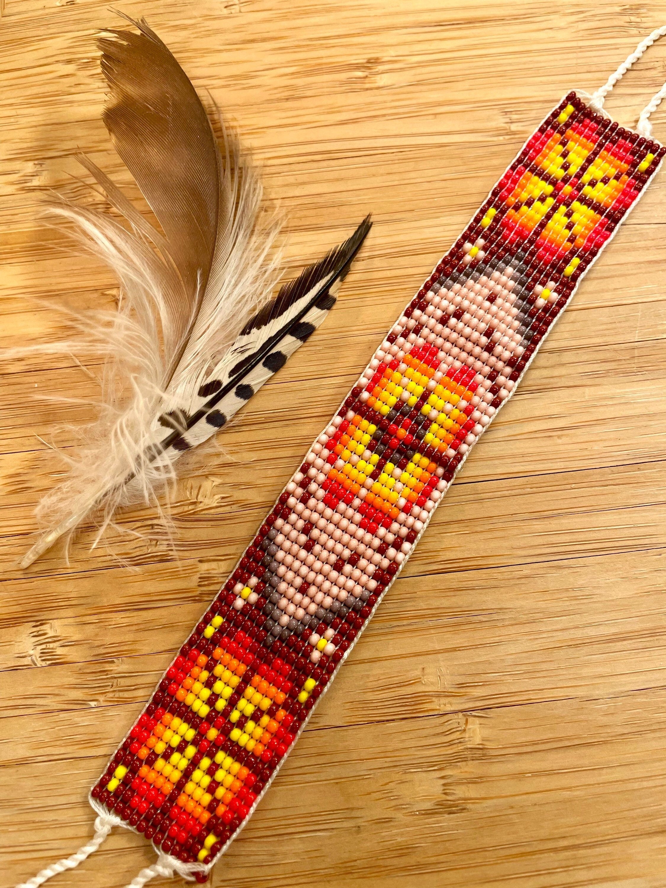 Venado y Peyote - Maroon & Pink Huichol Deer Loom Beadwork Bracelet