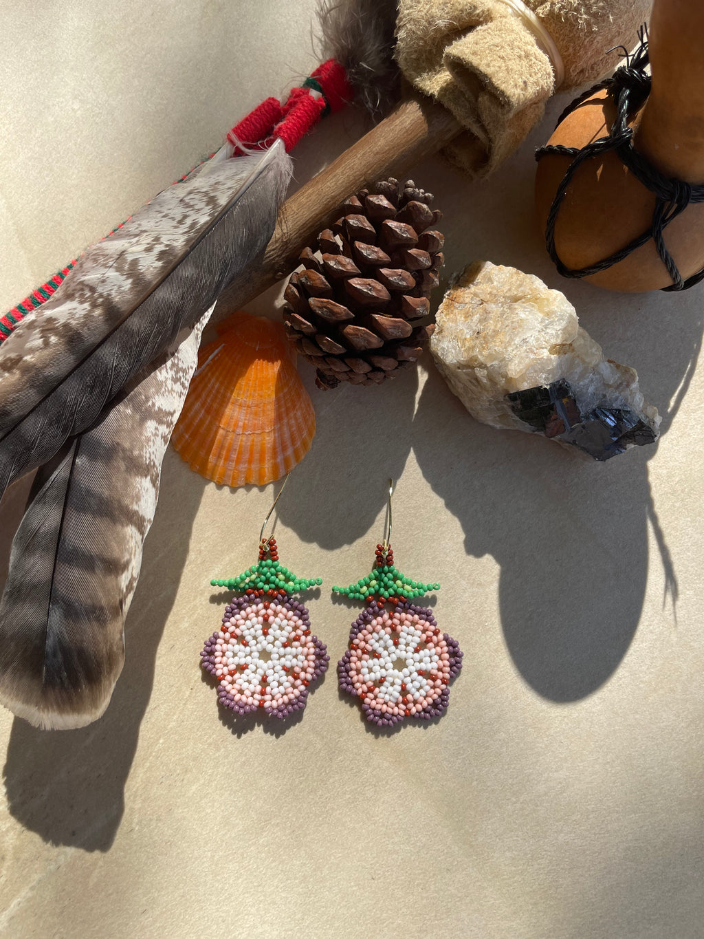 Flor del Campo - Purple & Pink Huichol Flower Beadwork Earrings
