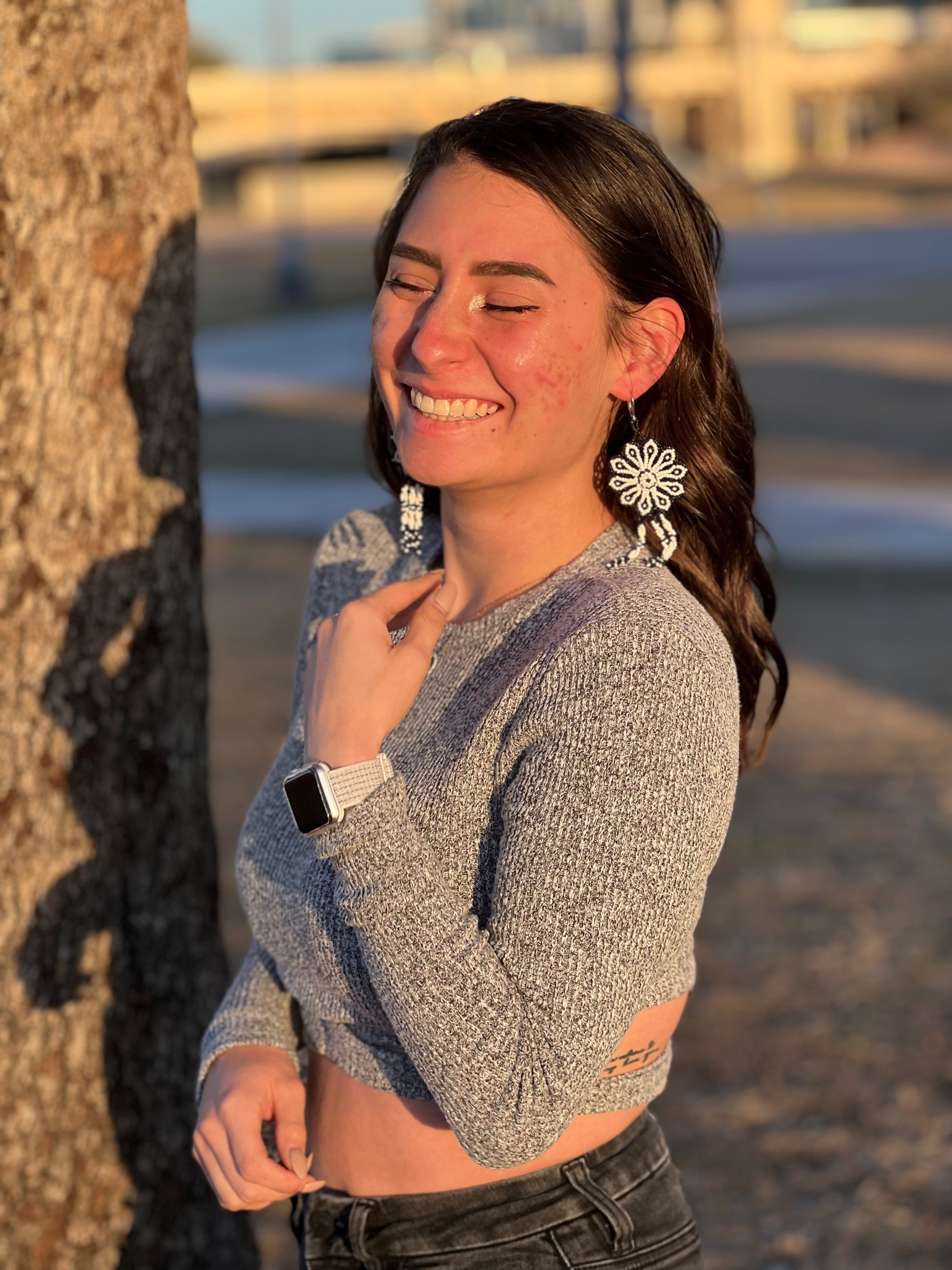 Margaritas - Blanco y Negro Huichol Flower Beadwork Earrings